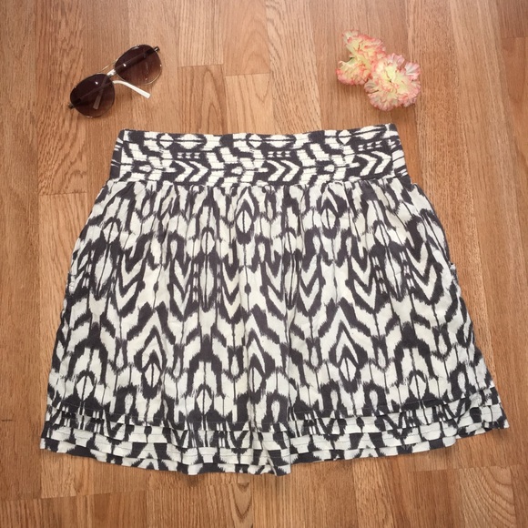 Women’s printed mini skirt - Picture 1 of 5